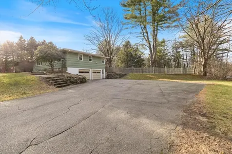 76 Hilldale Avenue South Hampton NH 03827