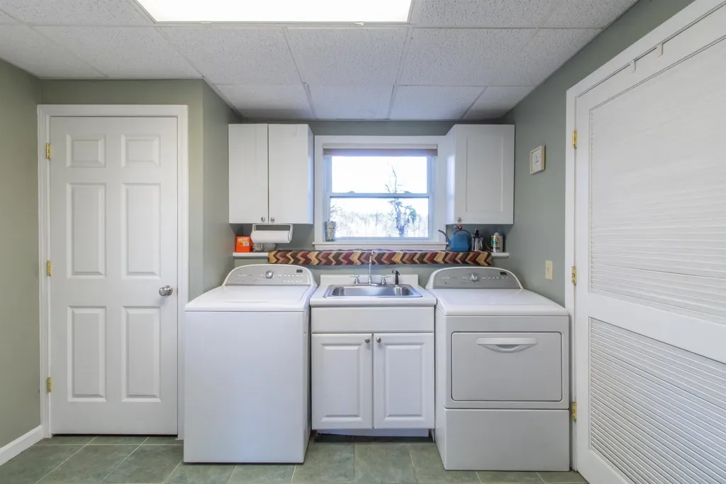 323 Barr Drive Ryegate VT 05069