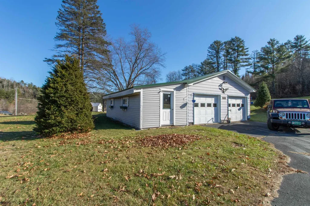 323 Barr Drive Ryegate VT 05069