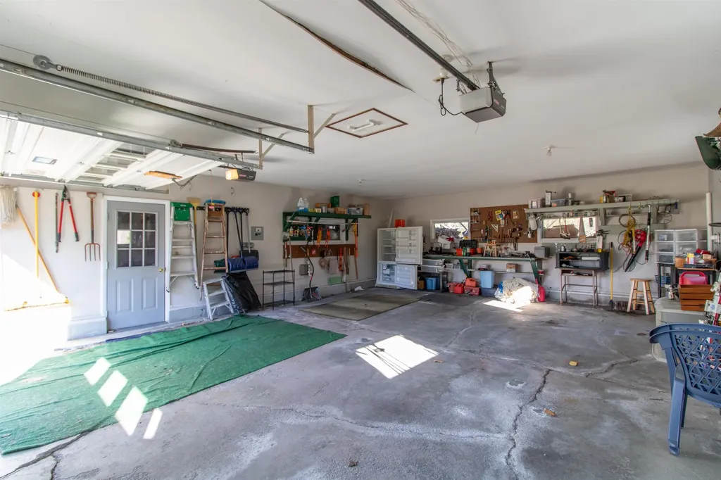 323 Barr Drive Ryegate VT 05069