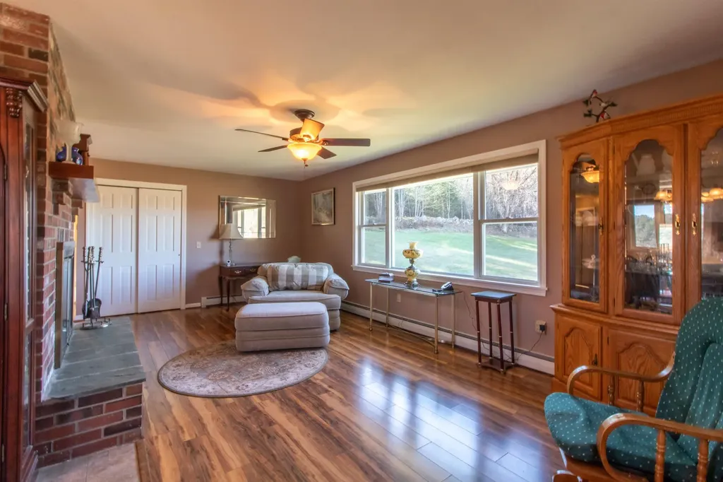 323 Barr Drive Ryegate VT 05069