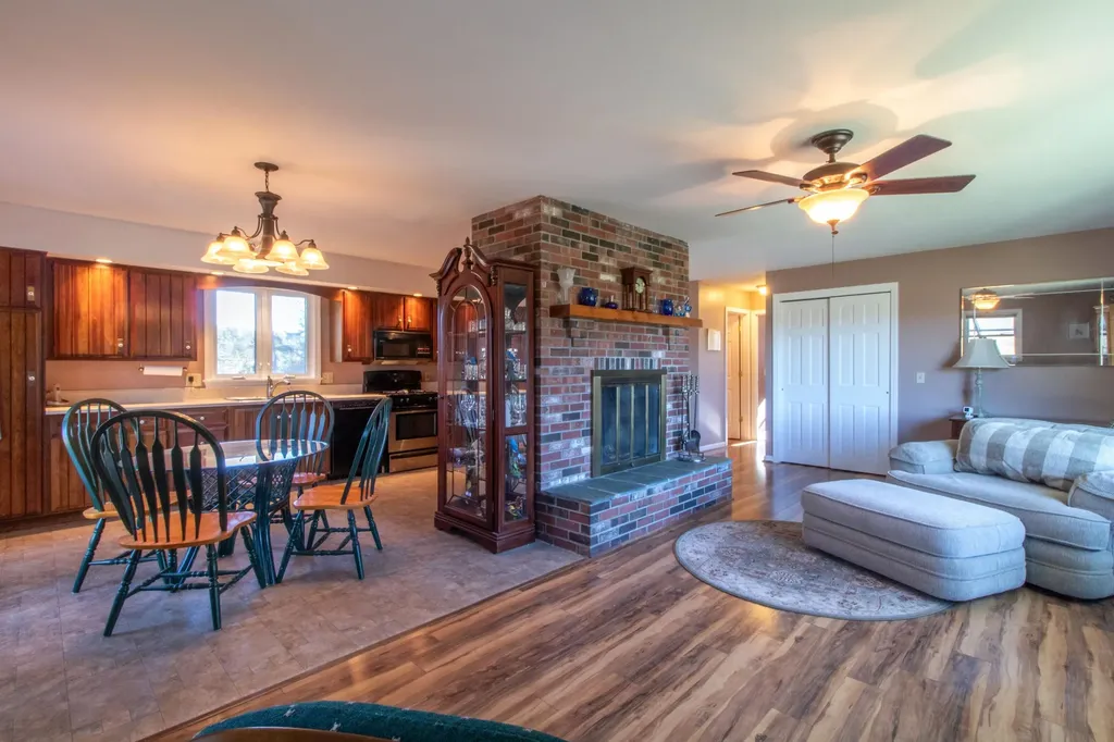 323 Barr Drive Ryegate VT 05069