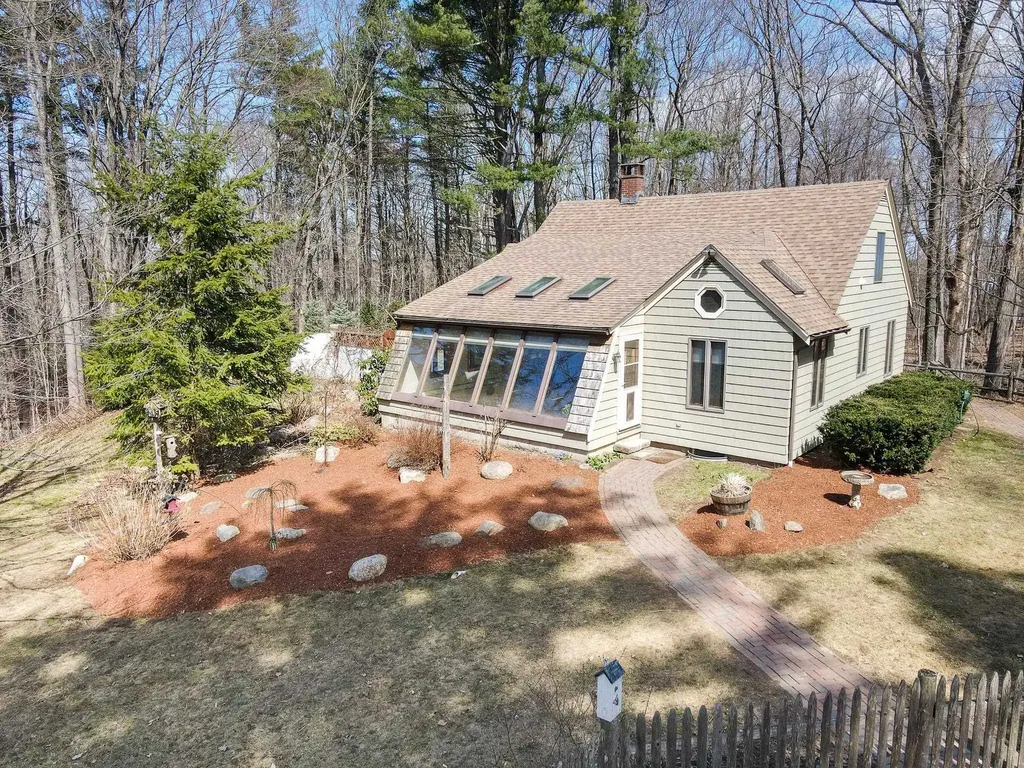 52 Sandown Road Danville NH 03819