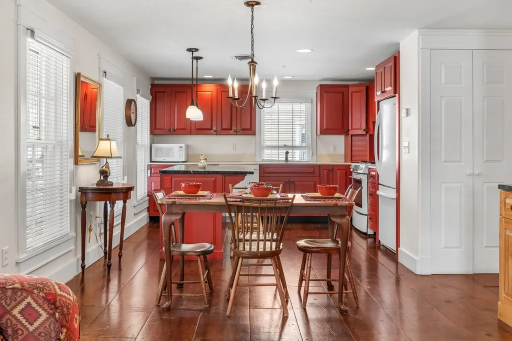 31 Huntington Place Rochester VT 05767