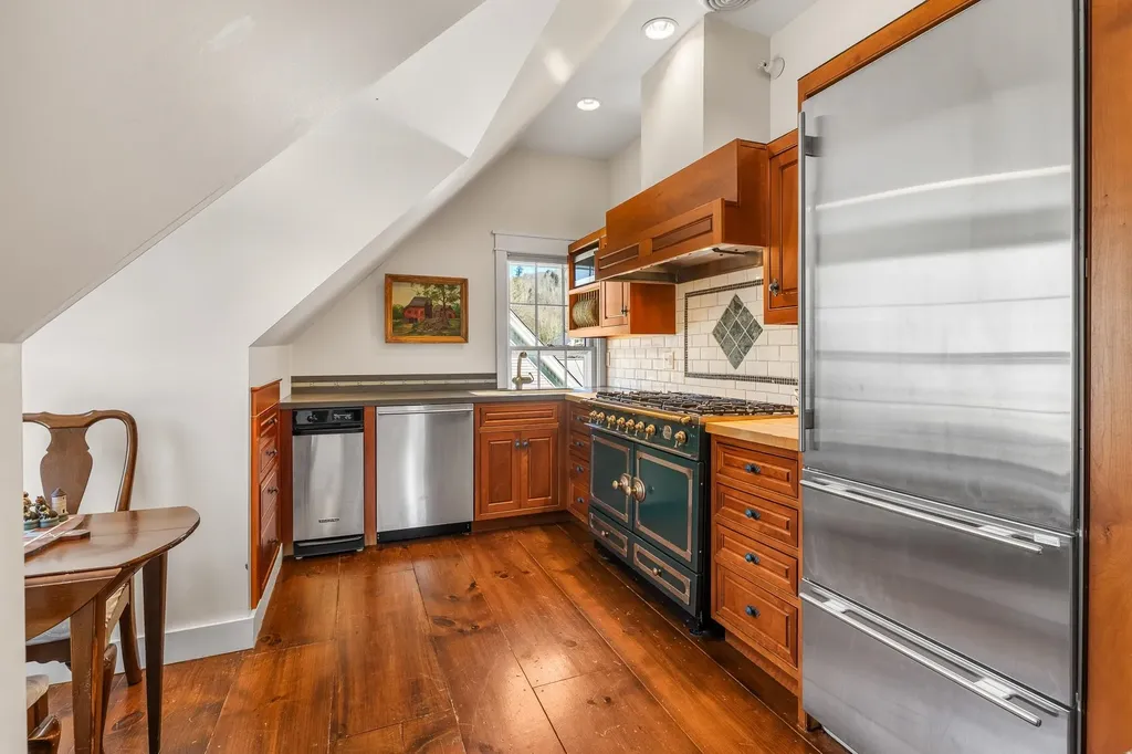 31 Huntington Place Rochester VT 05767