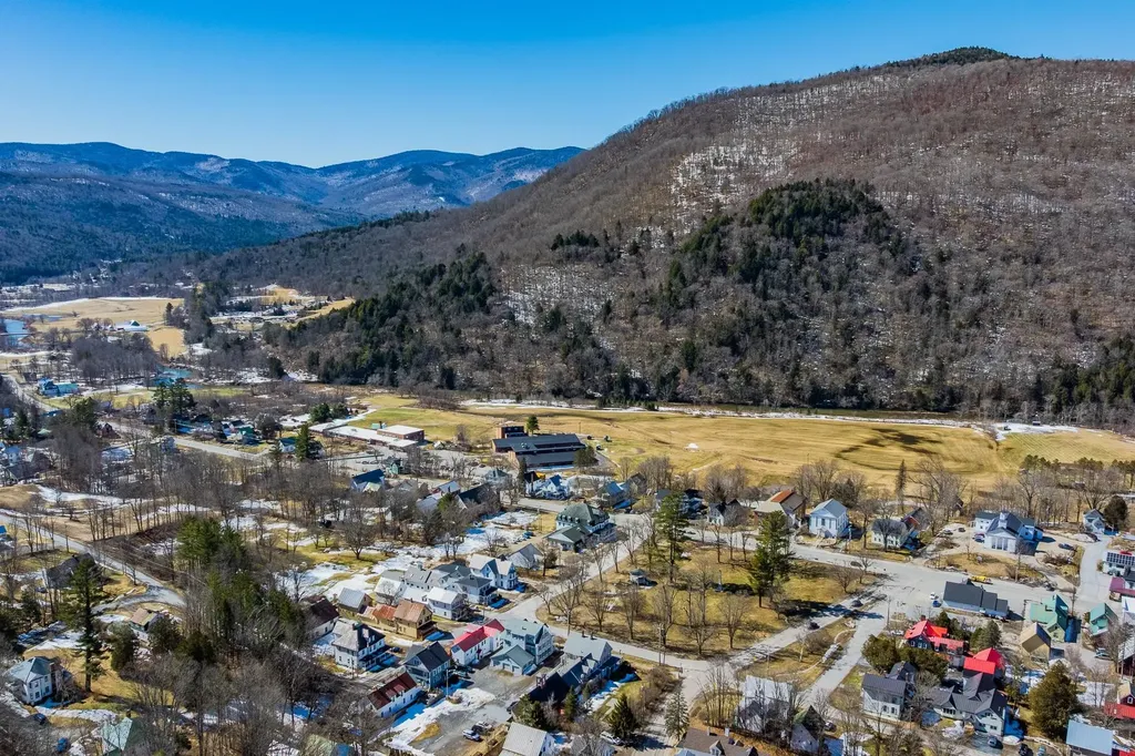 31 Huntington Place Rochester VT 05767