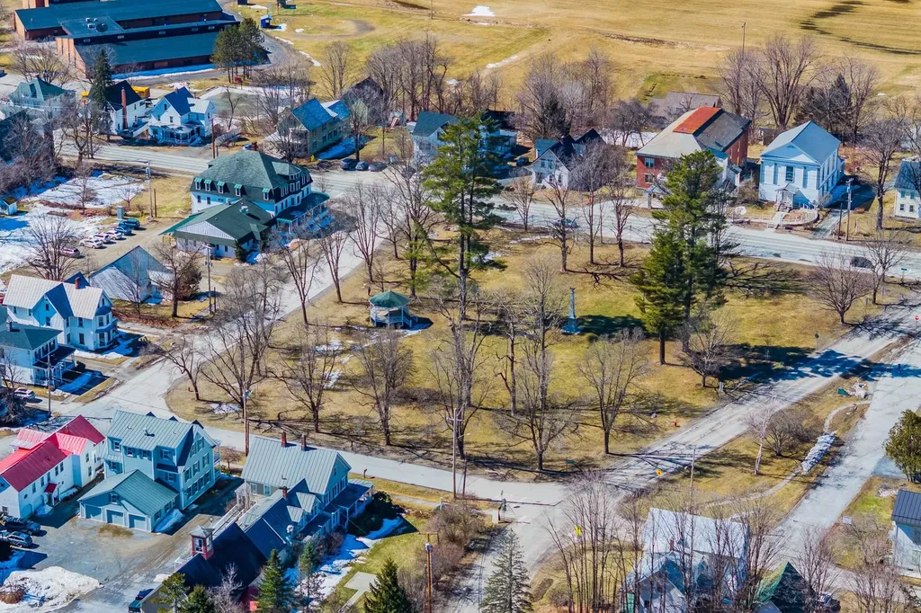 31 Huntington Place Rochester VT 05767