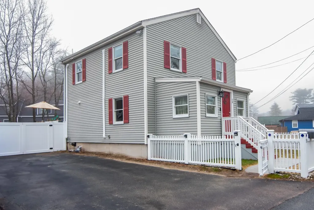 18 Field Avenue Salem NH 03079