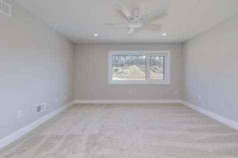 27 Windsor Lane Hudson NH 03051