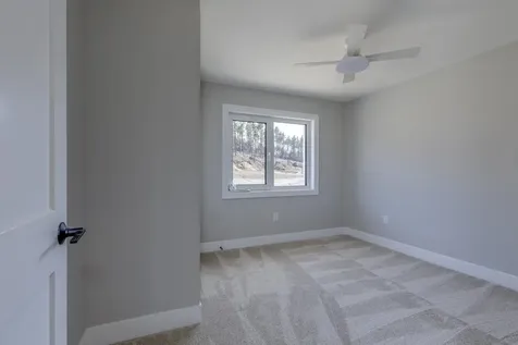 27 Windsor Lane Hudson NH 03051