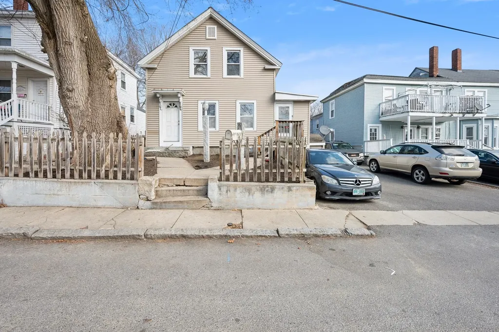 6 Holman Street Nashua NH 03064