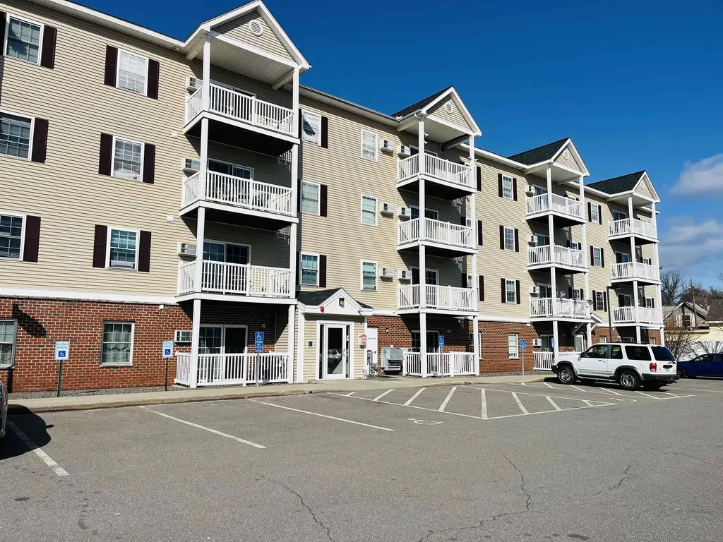 18 Harbor Avenue Nashua NH 03060