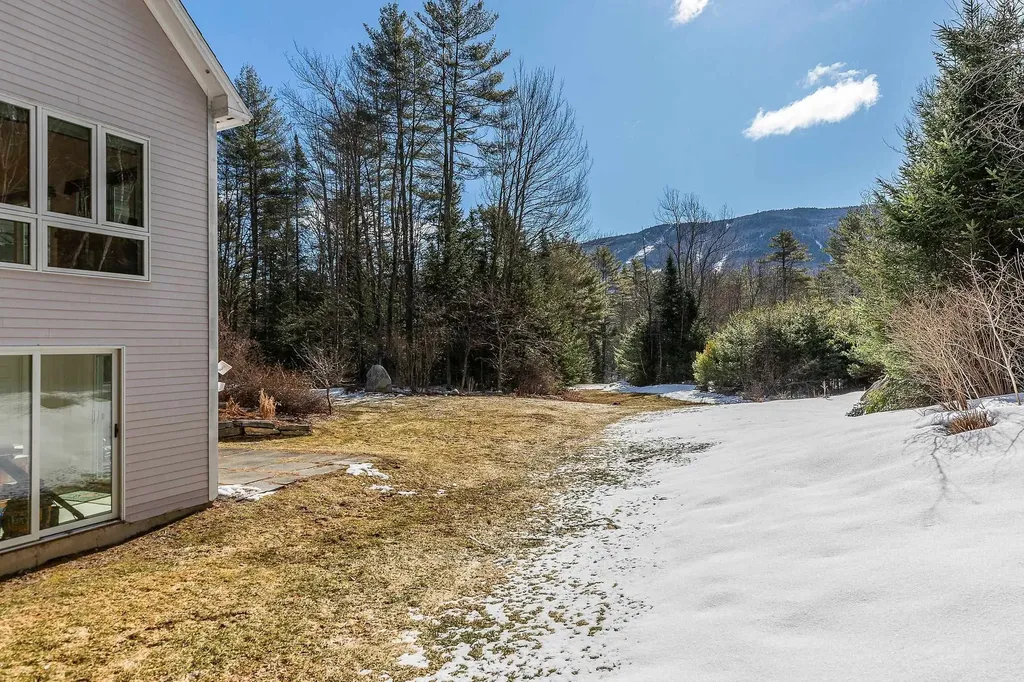 2513 Thompsonburg Road Londonderry VT 05155