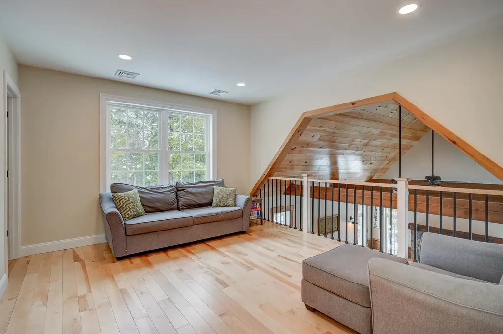 16 Grison Road Madison NH 03849