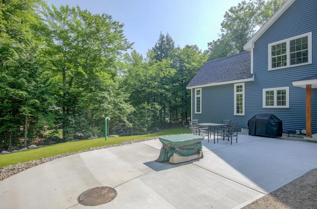 16 Grison Road Madison NH 03849