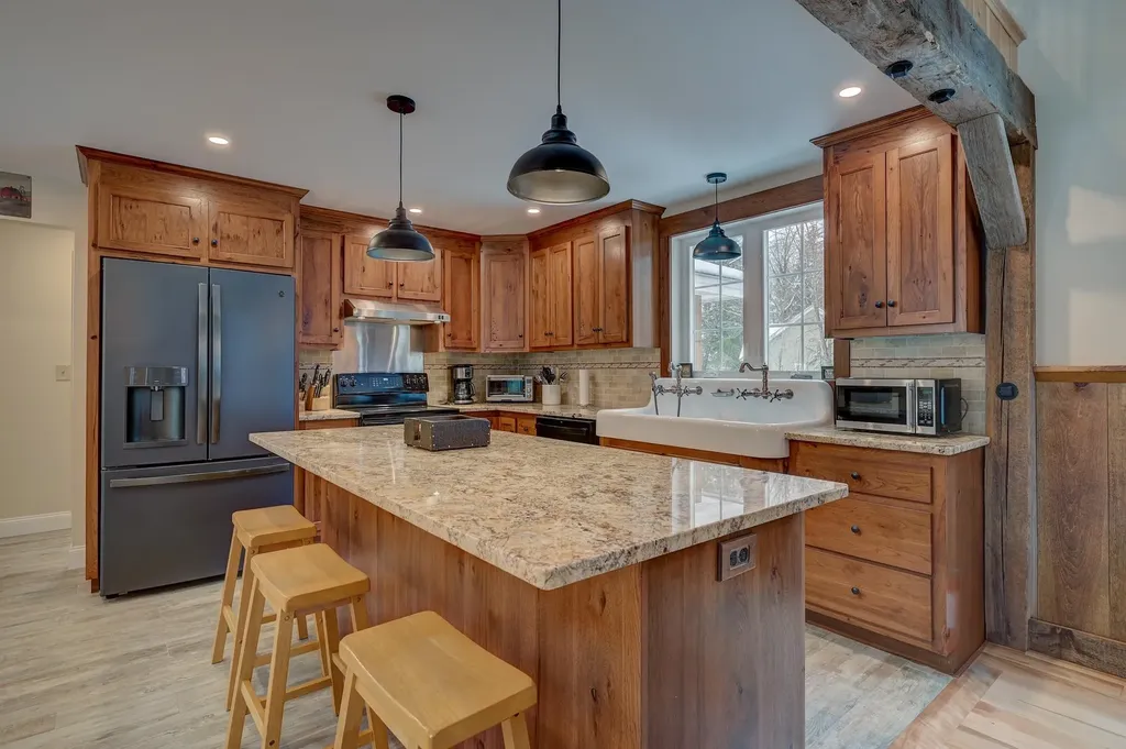 16 Grison Road Madison NH 03849