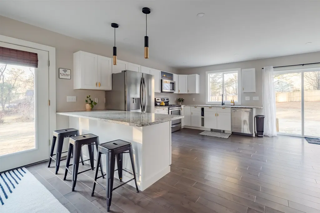 3 Steele Road Bradford NH 03221