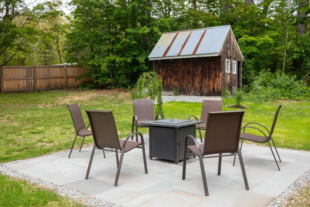 3 Steele Road Bradford NH 03221