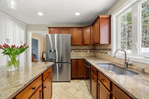 12 Trestle Way Dover NH 03820