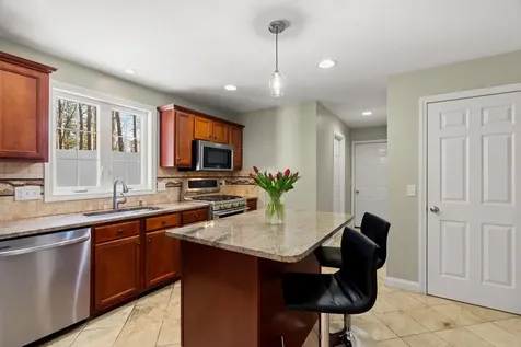 12 Trestle Way Dover NH 03820