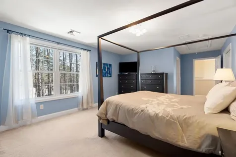 12 Trestle Way Dover NH 03820