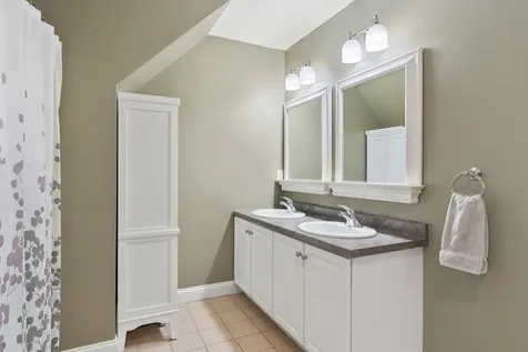 12 Trestle Way Dover NH 03820