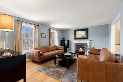 12 Trestle Way Dover NH 03820