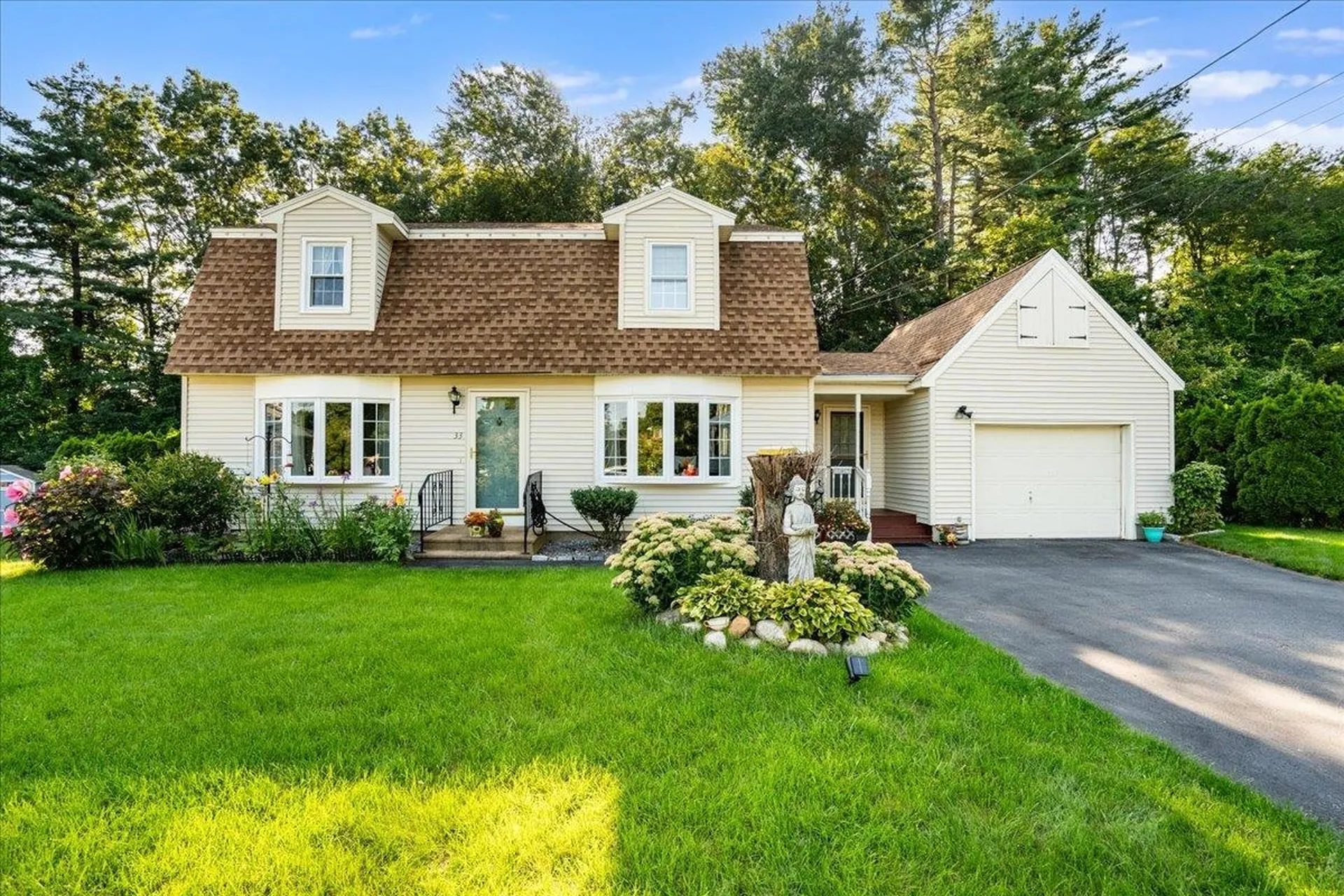 33 Gerard Drive Manchester NH 03104
