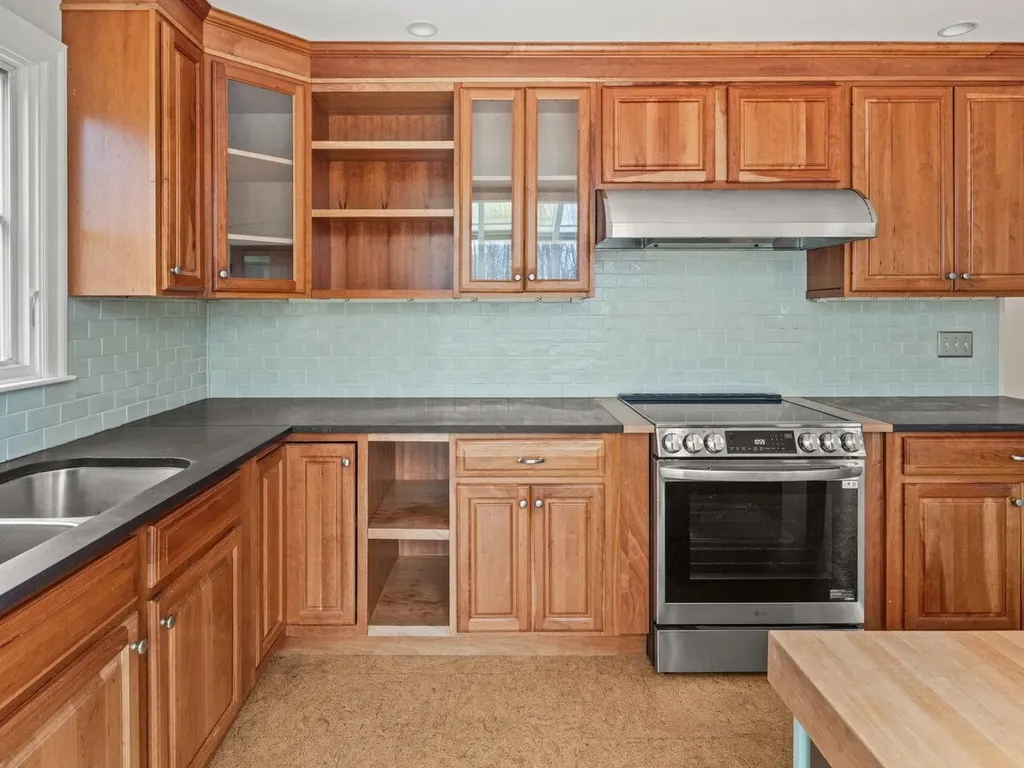 274 Enos Road Hinesburg VT 05461