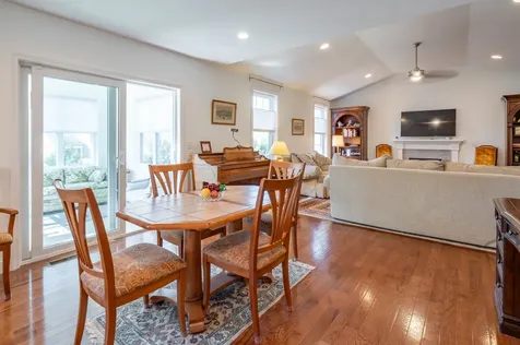 44 Diamondback Avenue Nashua NH 03062