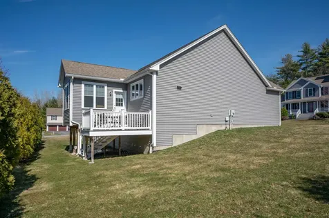 44 Diamondback Avenue Nashua NH 03062