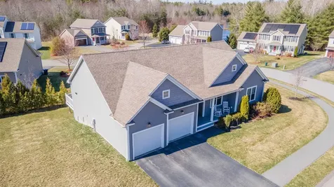 44 Diamondback Avenue Nashua NH 03062