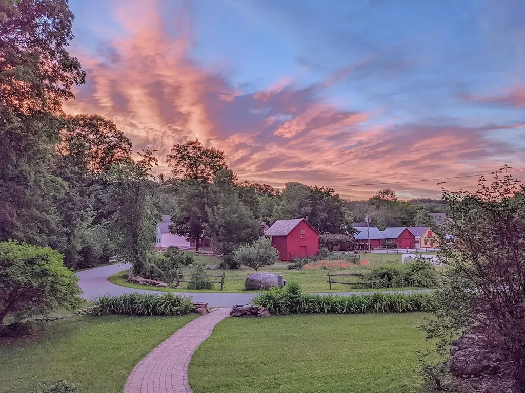 22 Mill Street New Boston NH 03070