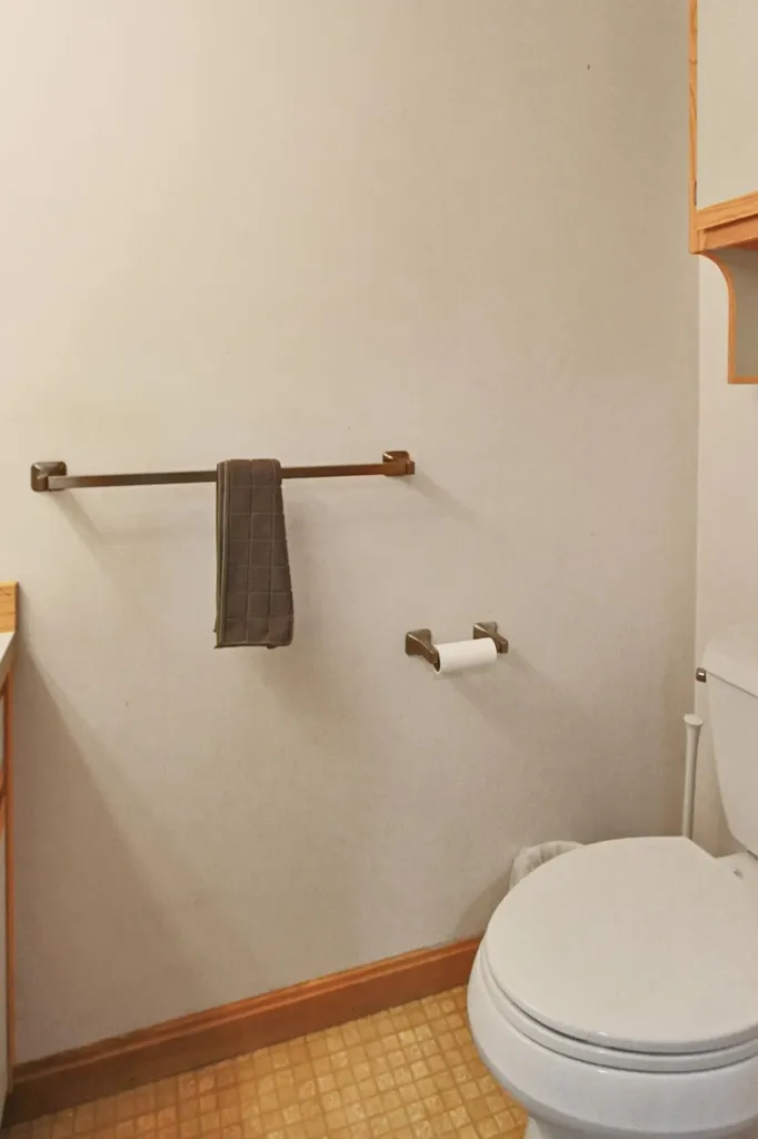 12 Yorkshire Lane Nashua NH 03063