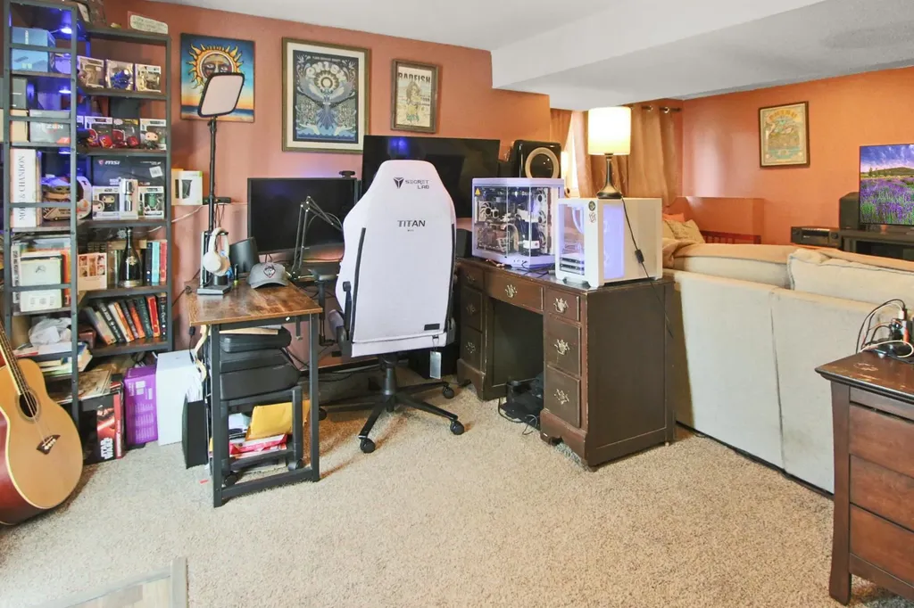 12 Yorkshire Lane Nashua NH 03063