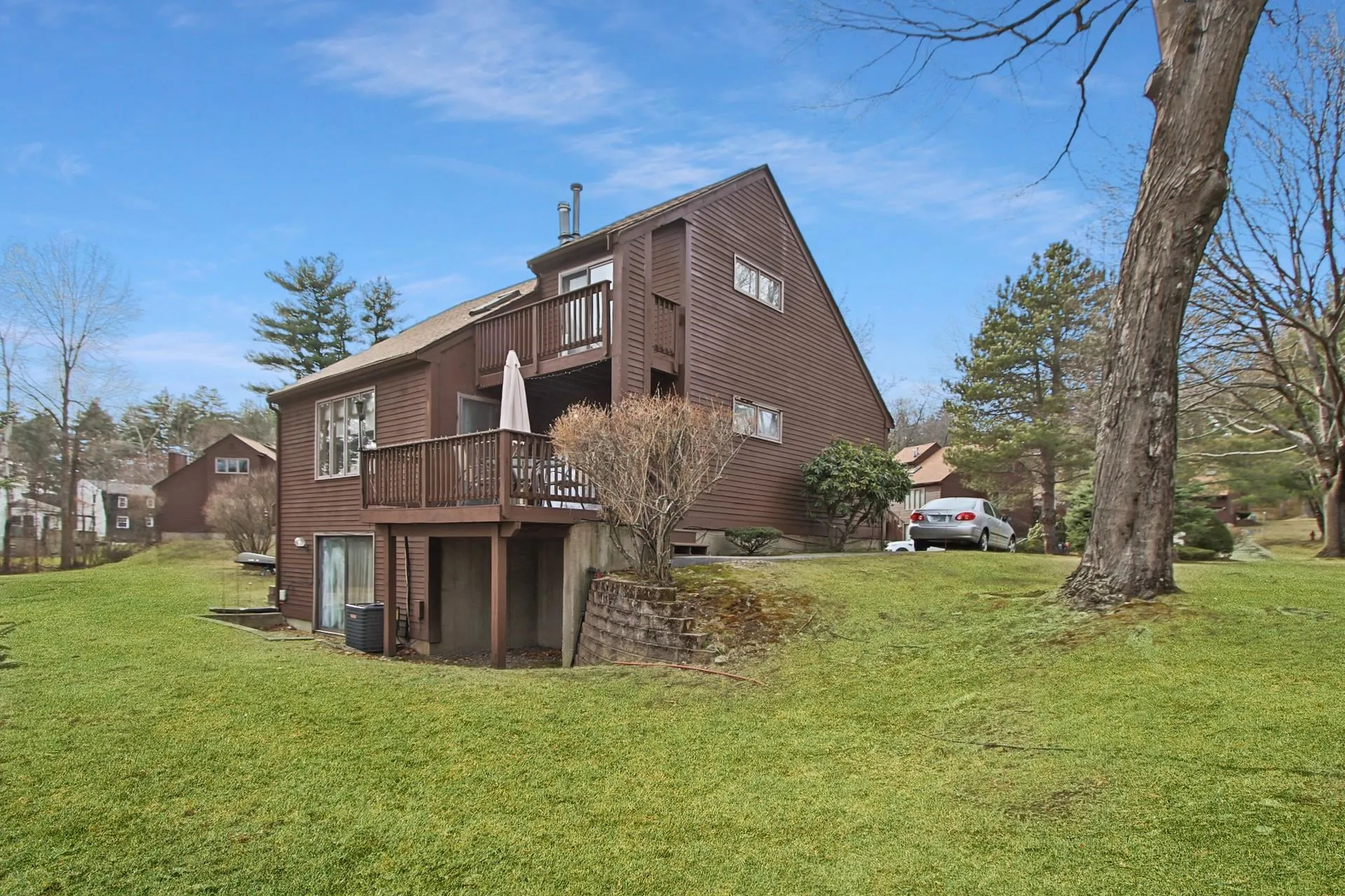 12 Yorkshire Lane Nashua NH 03063