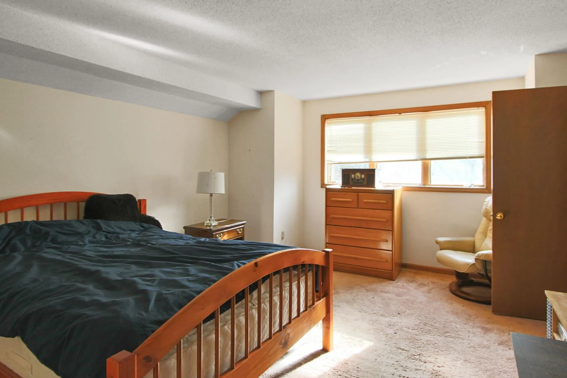 12 Yorkshire Lane Nashua NH 03063