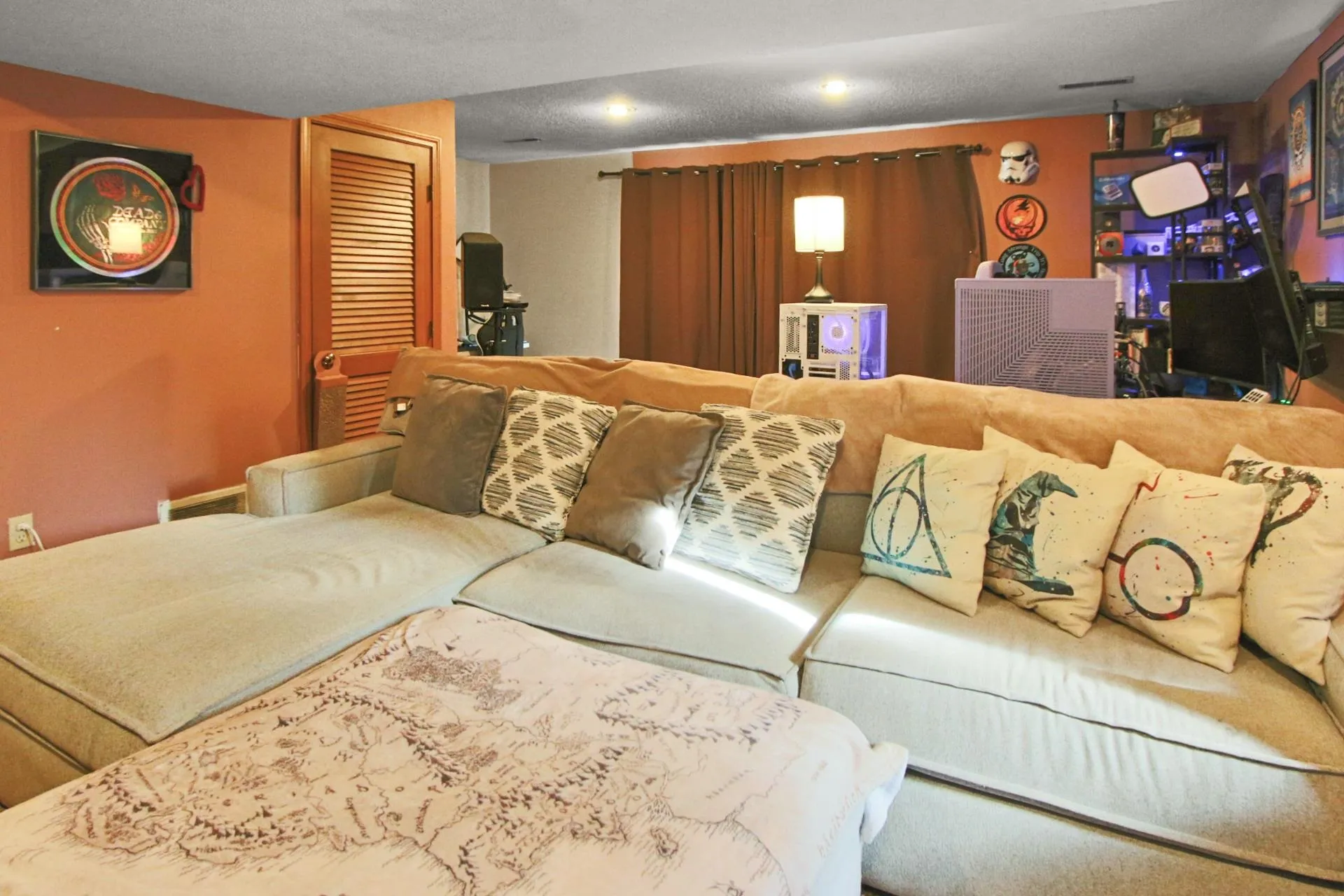 12 Yorkshire Lane Nashua NH 03063