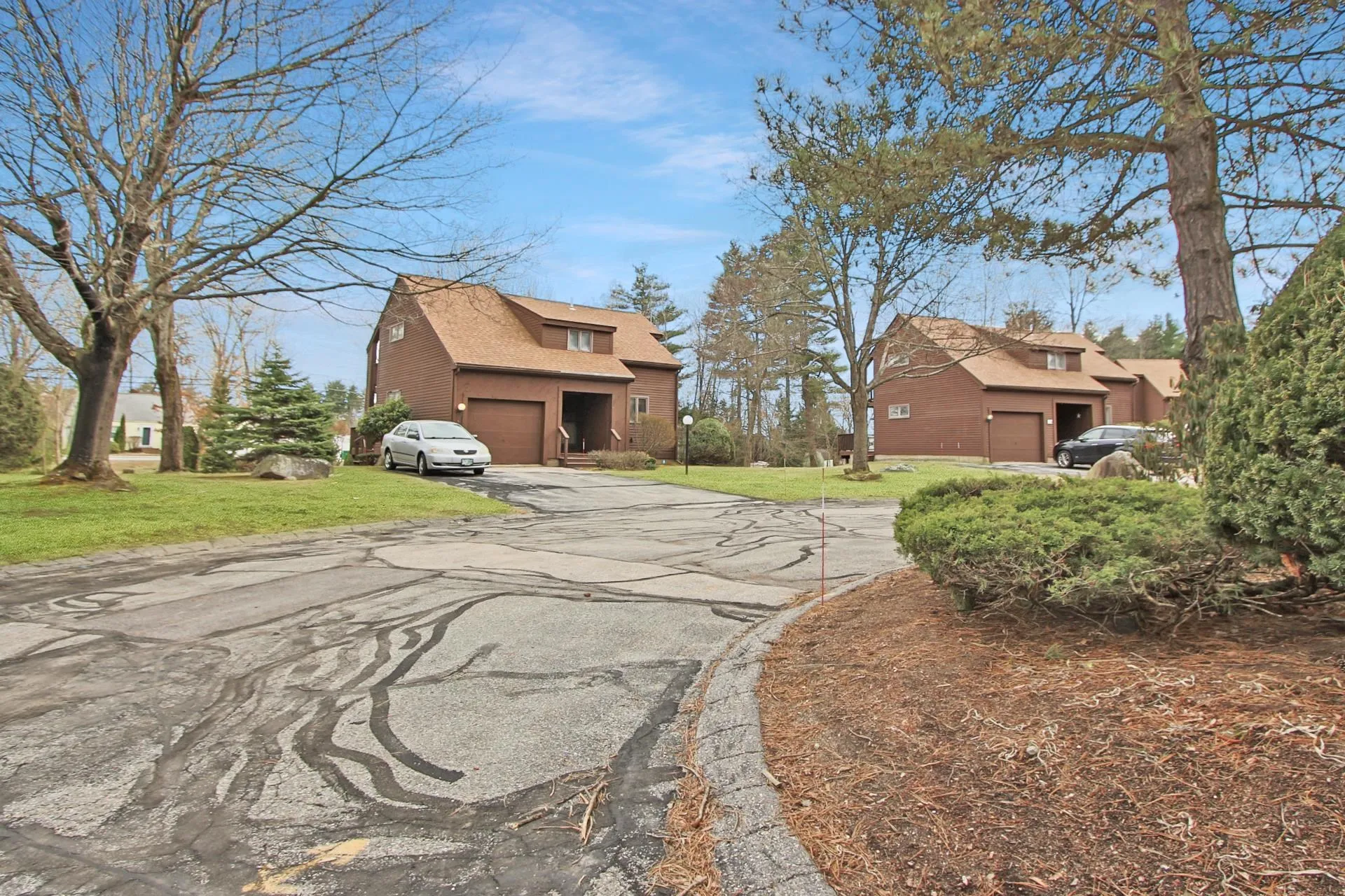 12 Yorkshire Lane Nashua NH 03063