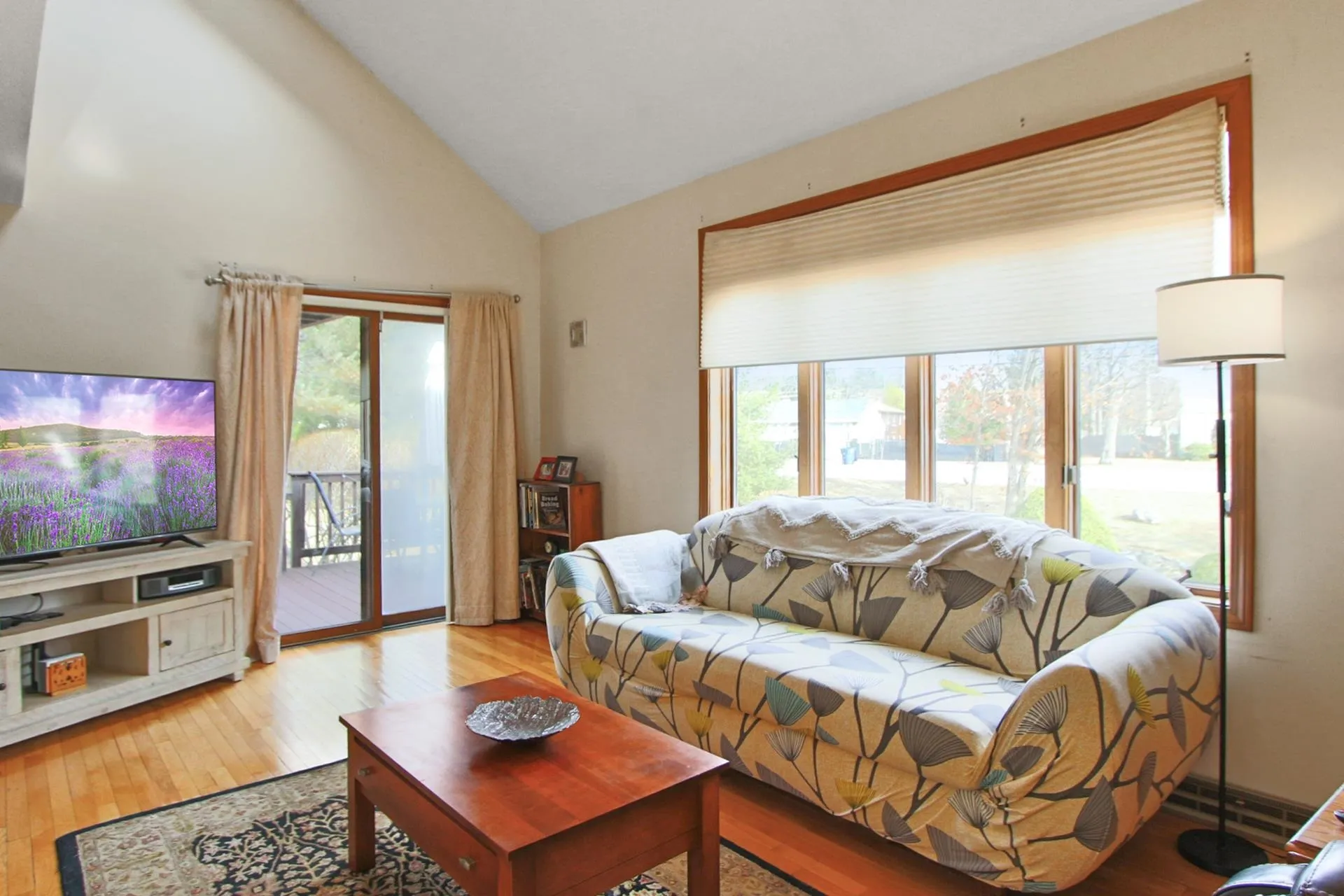 12 Yorkshire Lane Nashua NH 03063