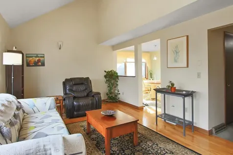 12 Yorkshire Lane Nashua NH 03063