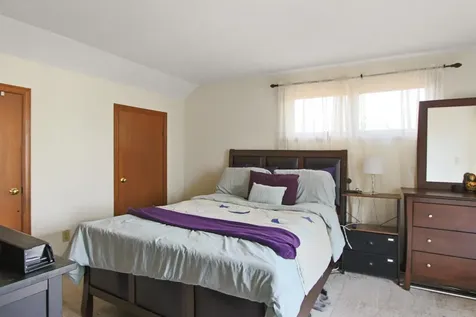 12 Yorkshire Lane Nashua NH 03063