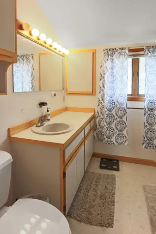 12 Yorkshire Lane Nashua NH 03063