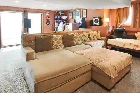 12 Yorkshire Lane Nashua NH 03063