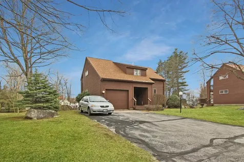 12 Yorkshire Lane Nashua NH 03063