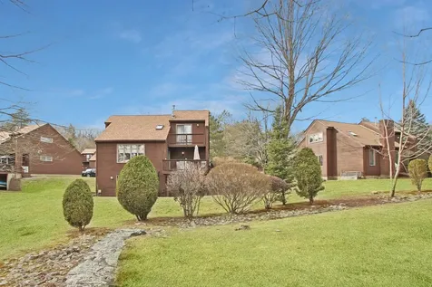 12 Yorkshire Lane Nashua NH 03063