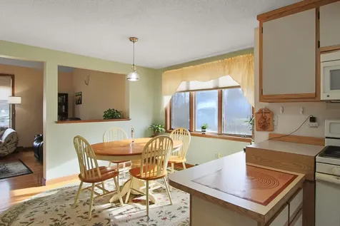 12 Yorkshire Lane Nashua NH 03063