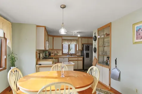 12 Yorkshire Lane Nashua NH 03063