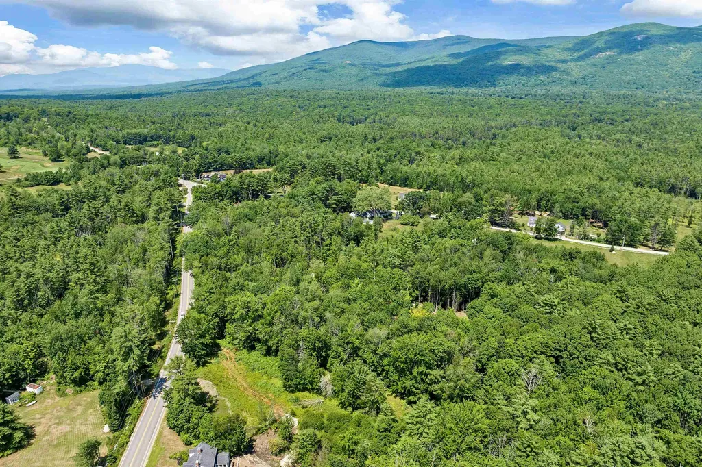 527 Governor Wentworth Highway Tuftonboro NH 03816