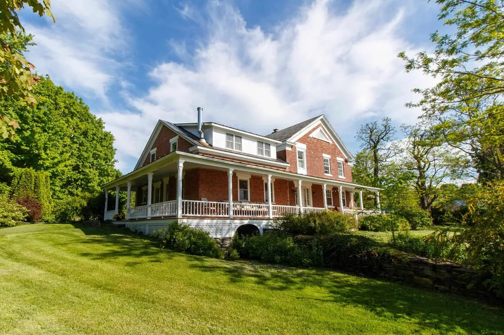 14 Adams Landing Road Grand Isle VT 05458